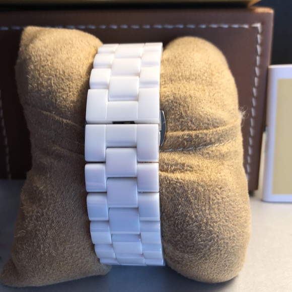 💥Michael Kors White CERAMIC WATCH PRICE FIRM - Picture 2 of 5